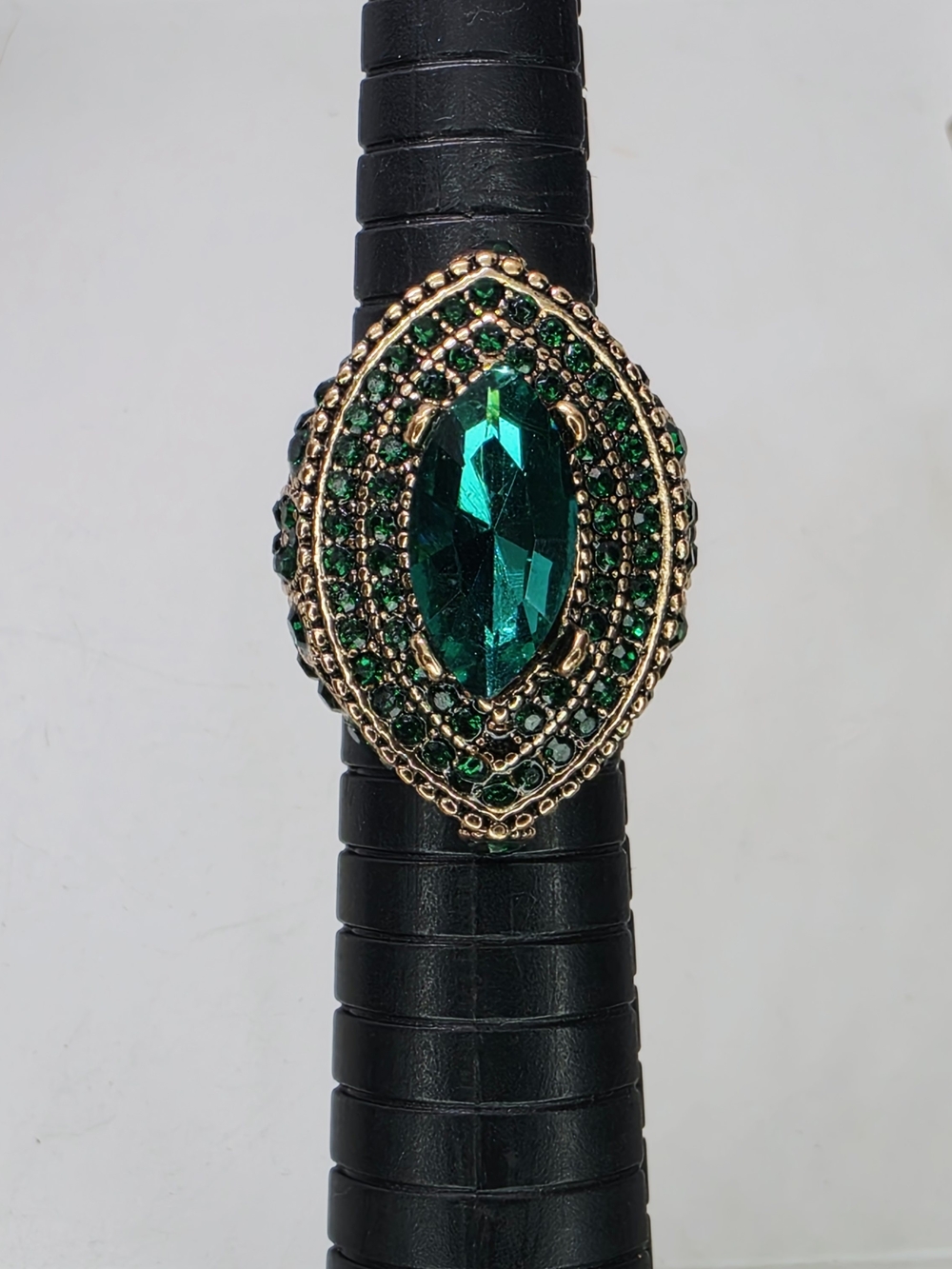 Vtg Emerald Green Cocktail Ring Gold Plated Sterling Silver Bold Statement 7.5 - Picture 5 of 9